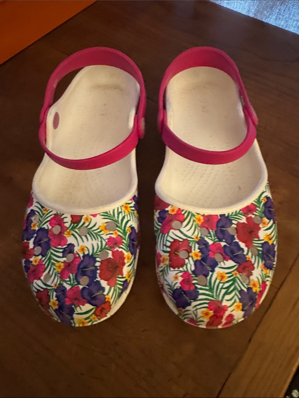CROCS Kids Floral Mary Jane Sandals in Pink and White